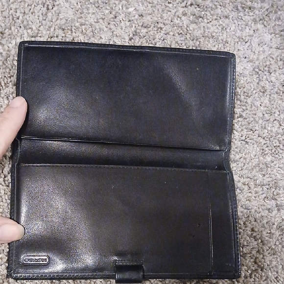 Coach Black Leather Checkbook Holder with Signature Pattern - Picture 4 of 8
